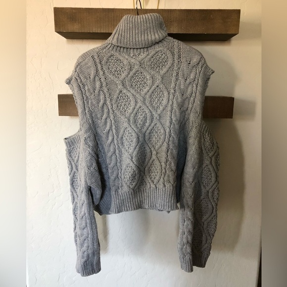 Lalavon|Chunky grey knit,fisherman knit turtleneck sweater,cold shoulder•LARGE - Picture 2 of 9